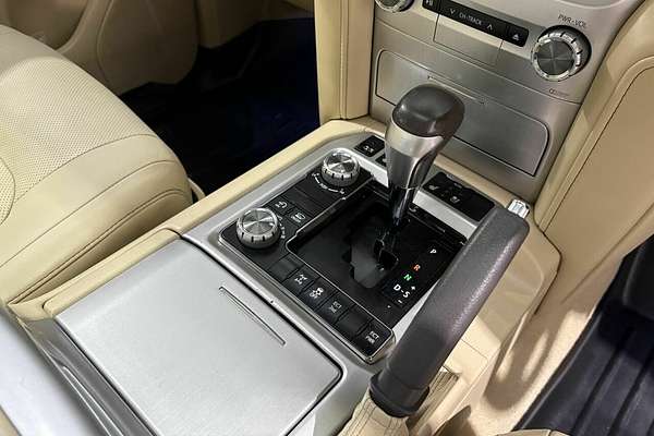 2017 Toyota Landcruiser Sahara VDJ200R