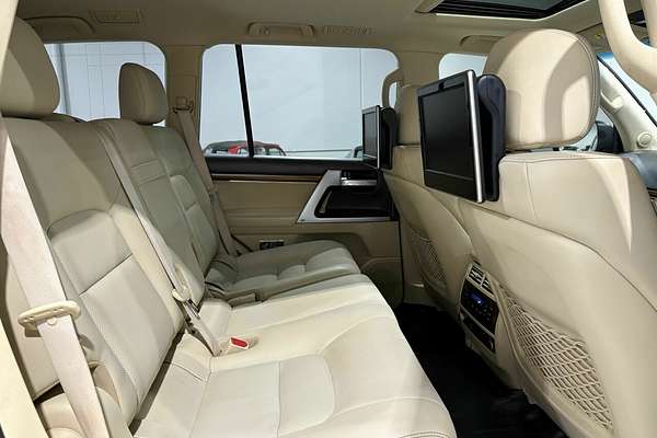 2017 Toyota Landcruiser Sahara VDJ200R