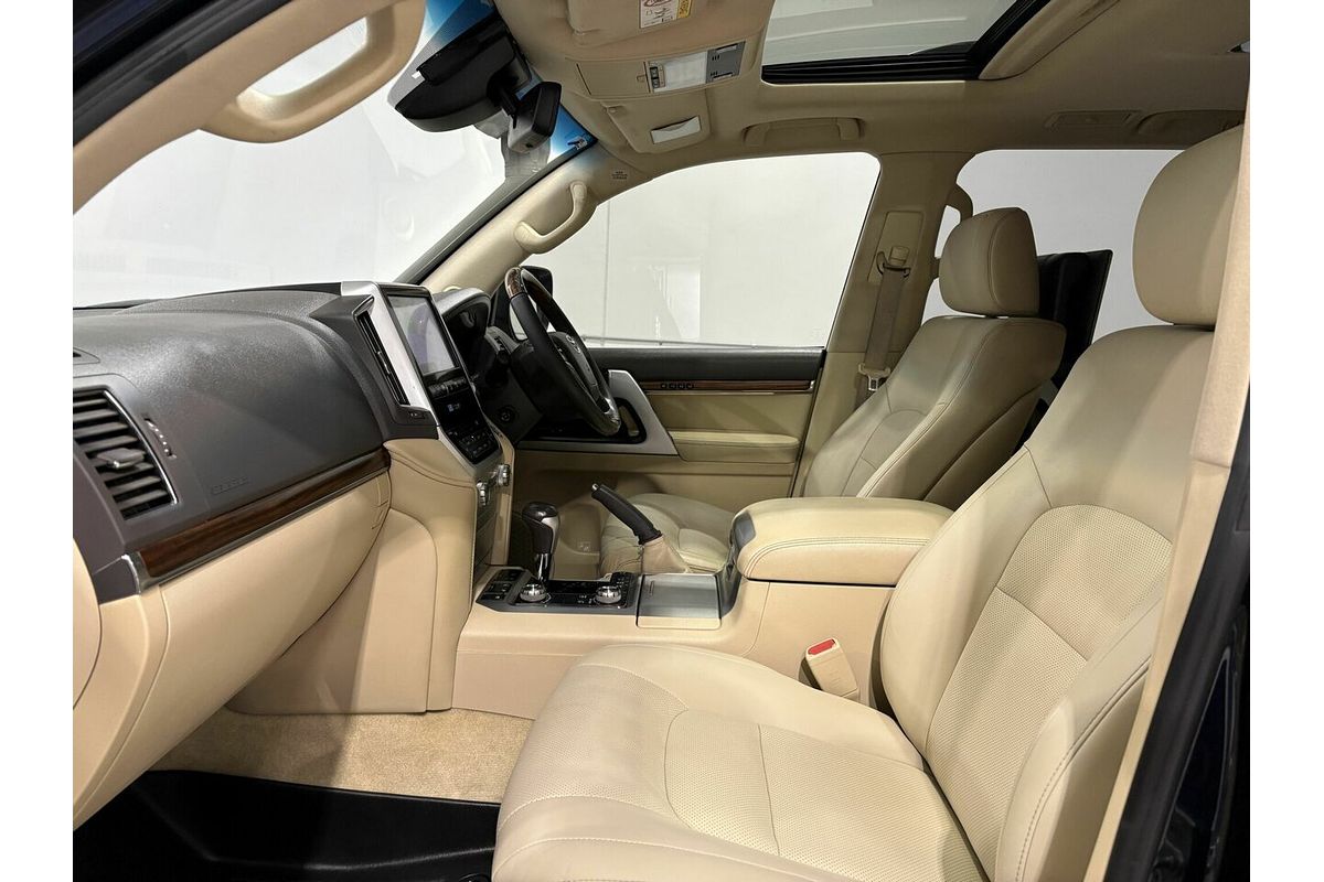 2017 Toyota Landcruiser Sahara VDJ200R