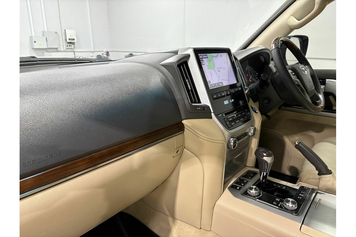 2017 Toyota Landcruiser Sahara VDJ200R