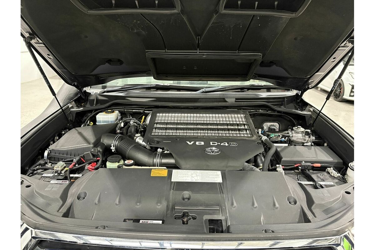 2017 Toyota Landcruiser Sahara VDJ200R