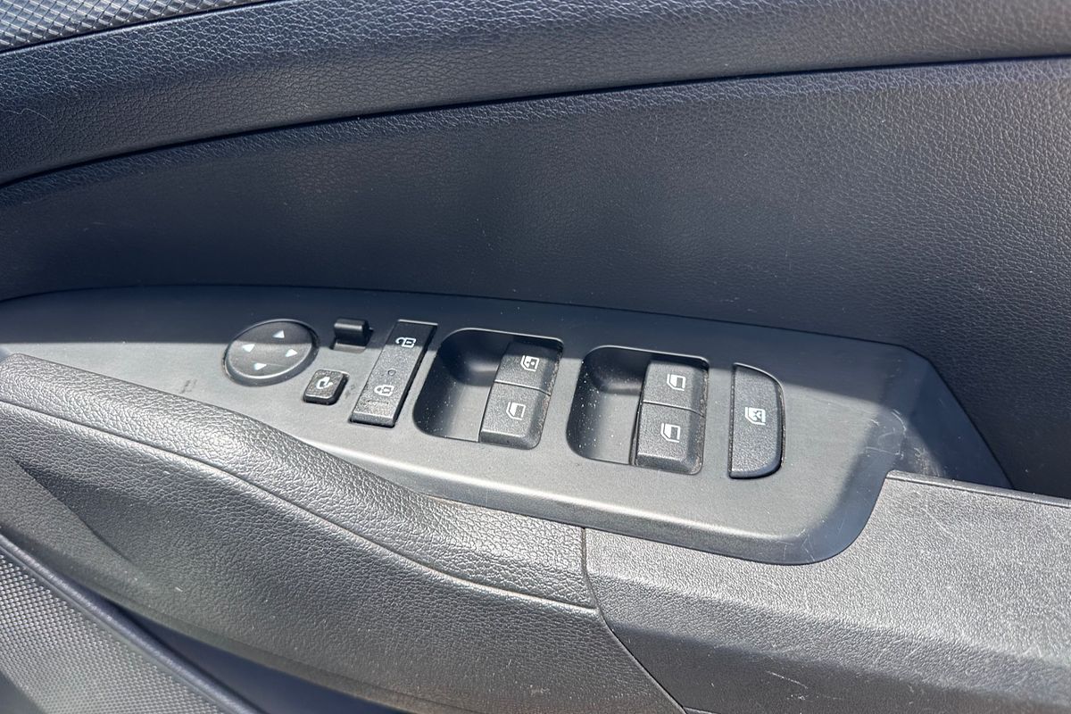 2022 Kia Sportage S NQ5