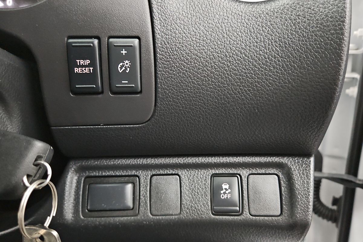 2021 Nissan Navara SL D23 Rear Wheel Drive