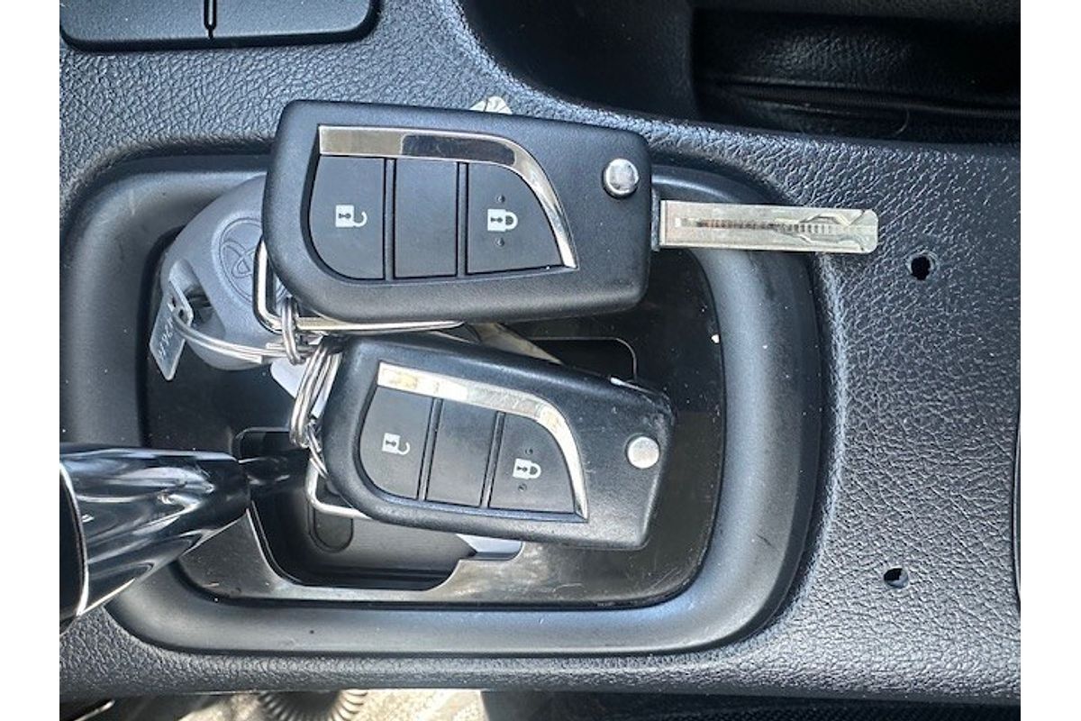 2021 Toyota Hilux SR GUN126R 4X4