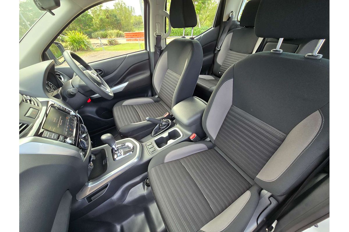 2024 Nissan Navara SL D23