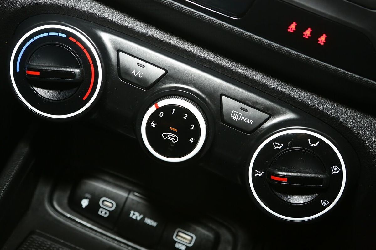 2023 Hyundai Venue Active QX.V5