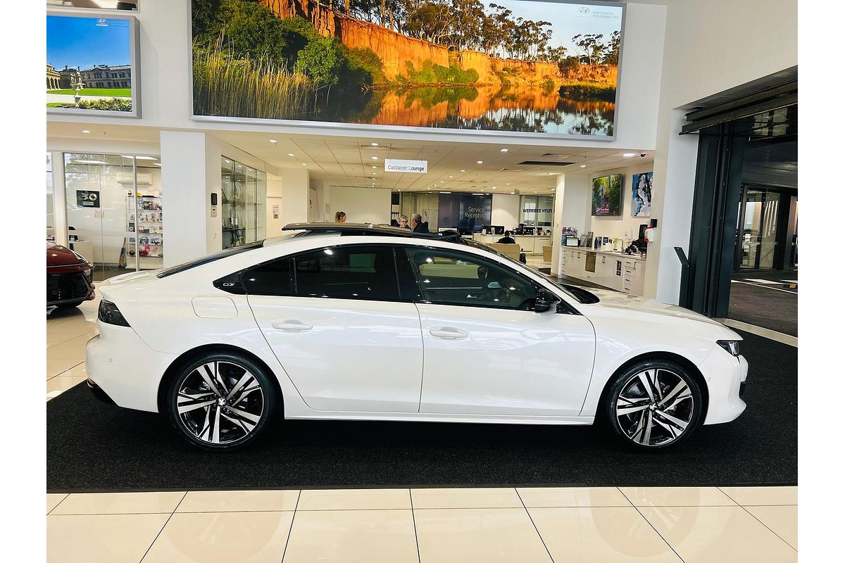 2022 Peugeot 508 GT R8