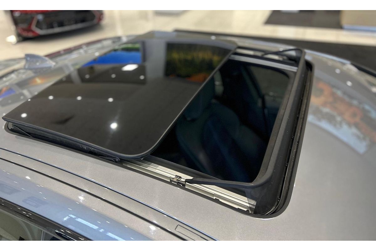 2023 BMW 2 Series 220i M Sport F44
