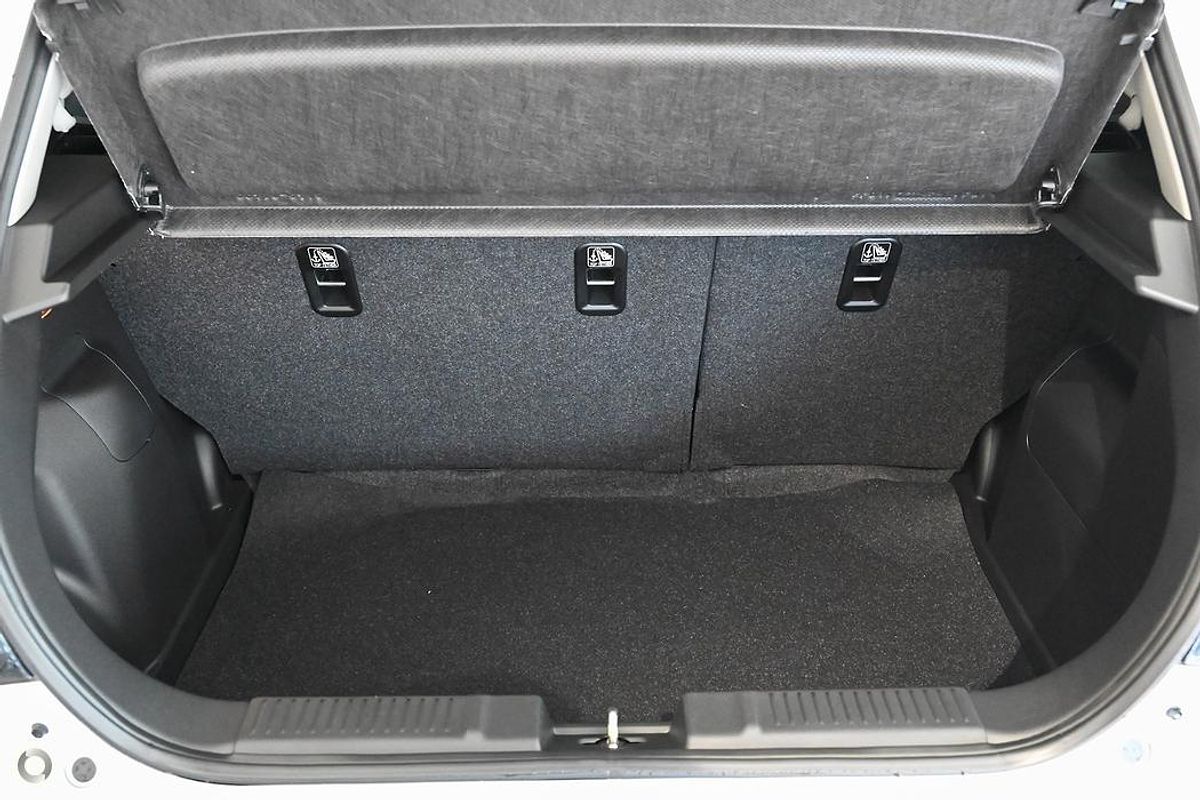 2025 Suzuki Swift Hybrid Plus UZ