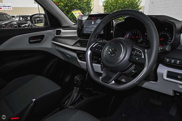 2025 Suzuki Swift Hybrid Plus UZ