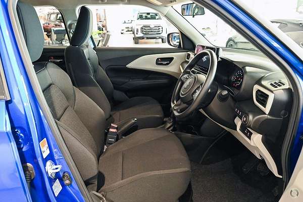 2025 Suzuki Swift Hybrid UZ