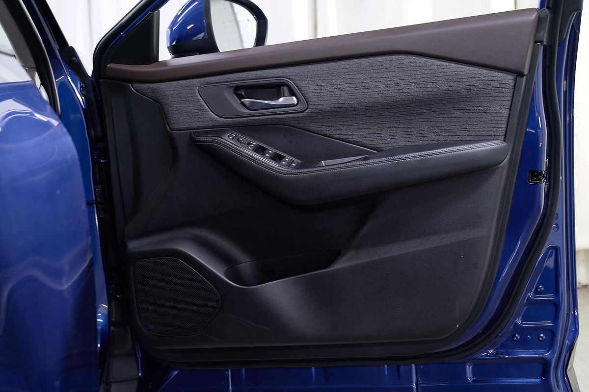 2024 Nissan X-TRAIL ST T33