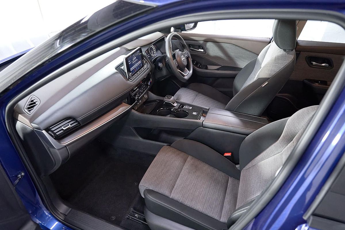 2024 Nissan X-TRAIL ST T33