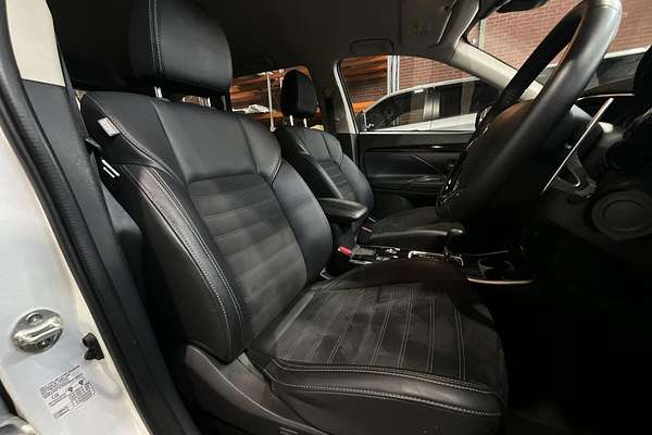 2020 Mitsubishi Outlander LS ZL