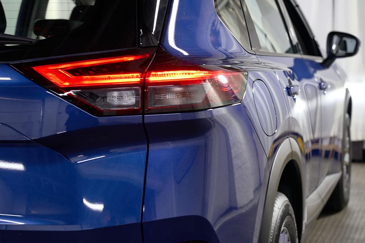 2024 Nissan X-TRAIL ST T33