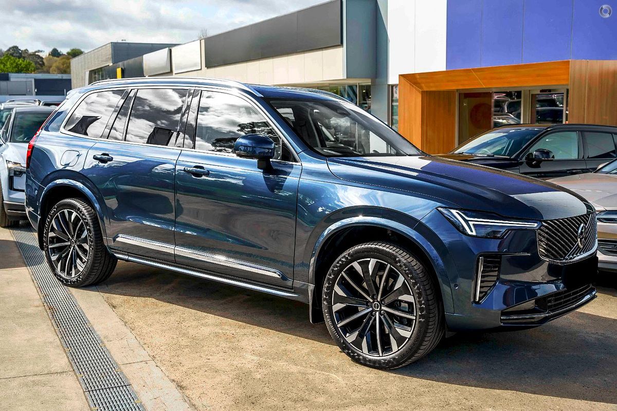 2025 Volvo XC90 Ultra B5 Bright