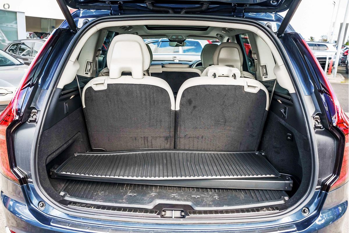 2025 Volvo XC90 Ultra B5 Bright