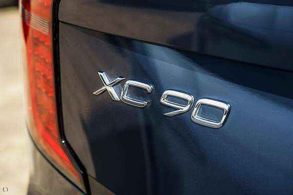 2025 Volvo XC90 Ultra B5 Bright