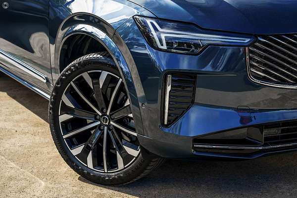 2025 Volvo XC90 Ultra B5 Bright