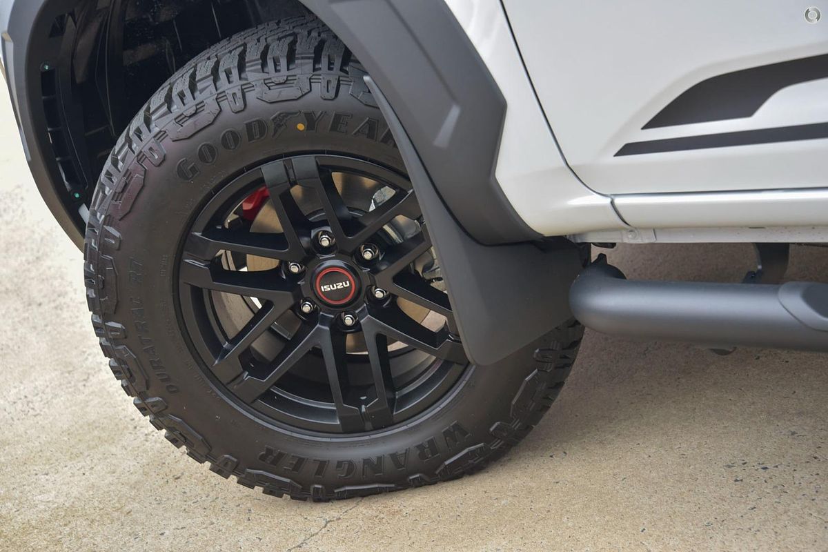 2025 Isuzu D-MAX BLADE 4X4