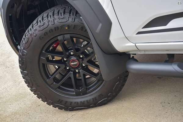 2025 Isuzu D-MAX BLADE 4X4