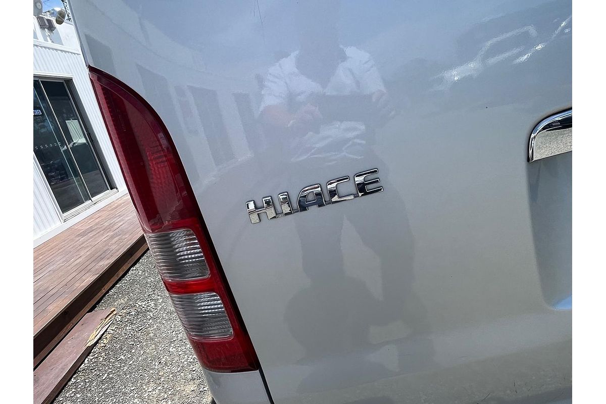 2011 Toyota Hiace Commuter Grand Cabin TRH224W