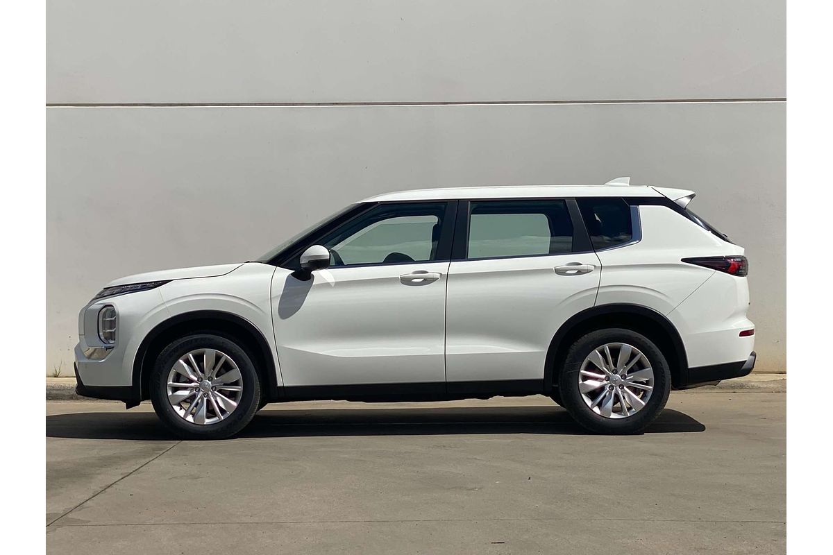 2025 Mitsubishi Outlander ES ZM