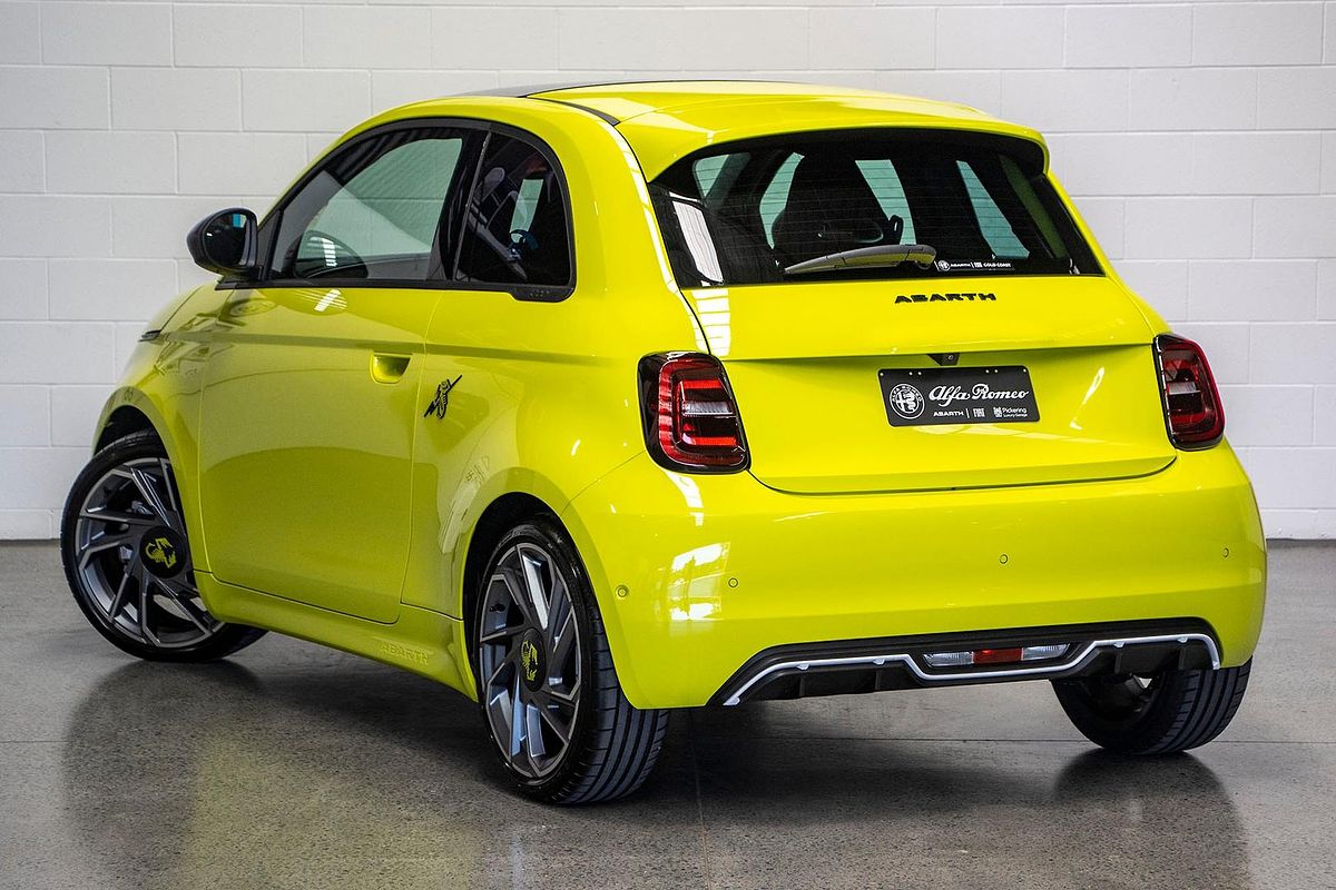 2023 Abarth 500e Scorpionissima