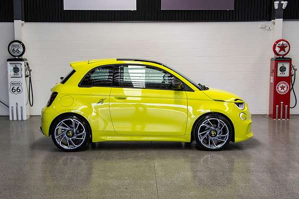 2023 Abarth 500e Scorpionissima