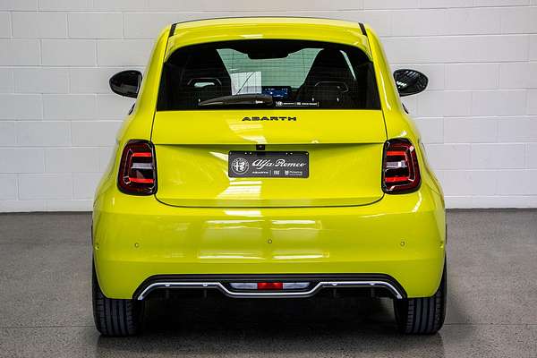 2023 Abarth 500e Scorpionissima