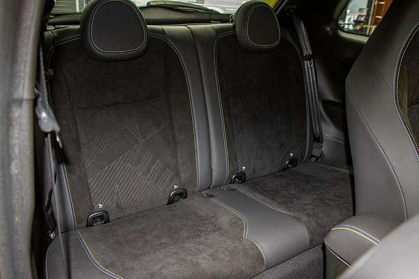 2023 Abarth 500e Scorpionissima