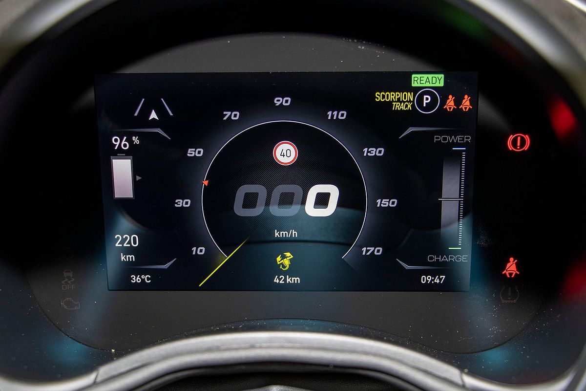 2023 Abarth 500e Scorpionissima