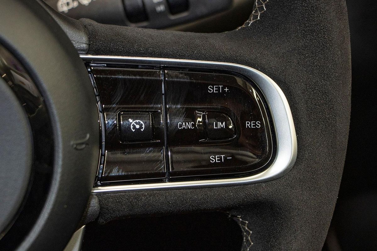 2023 Abarth 500e Scorpionissima