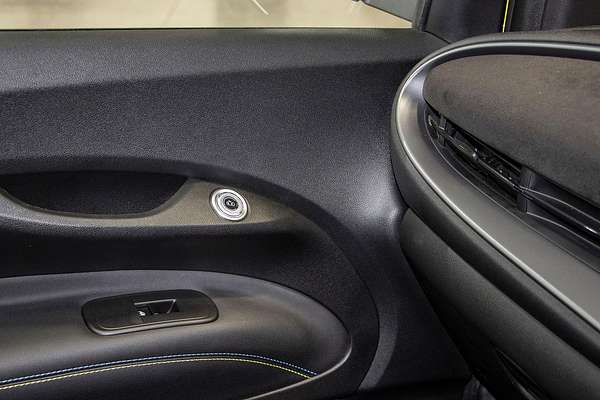 2023 Abarth 500e Scorpionissima