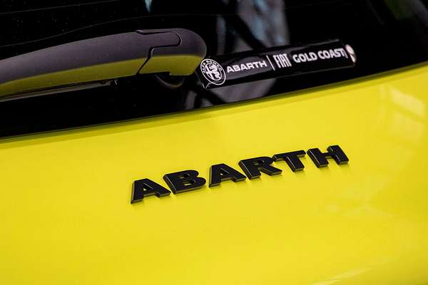 2023 Abarth 500e Scorpionissima