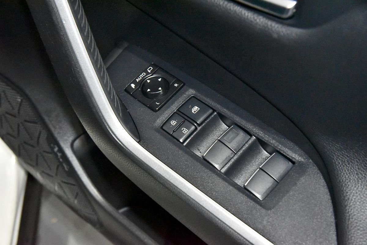 2020 Toyota RAV4 Cruiser AXAH54R
