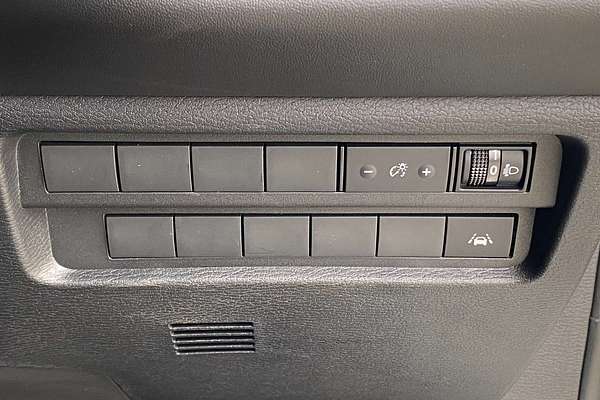 2025 Mitsubishi Outlander ES ZM