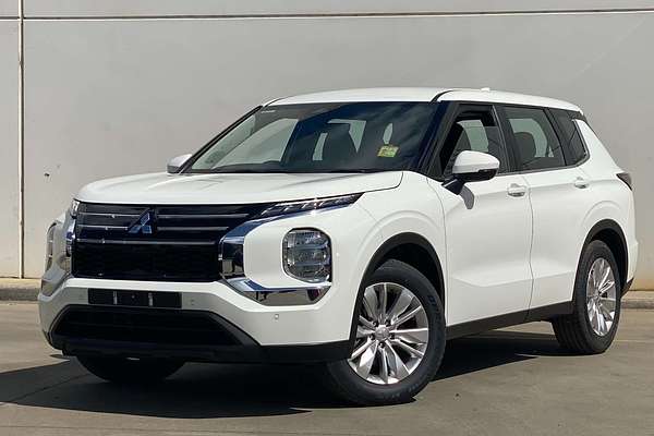 2025 Mitsubishi Outlander ES ZM