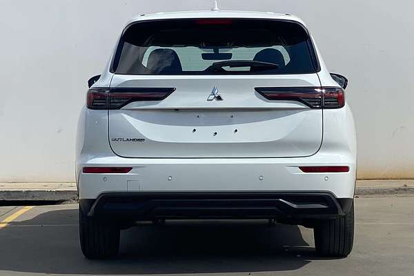 2025 Mitsubishi Outlander ES ZM