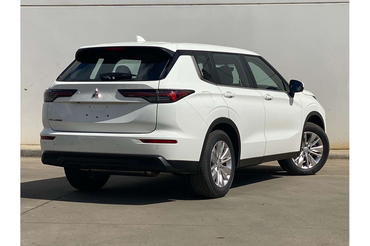 2025 Mitsubishi Outlander ES ZM