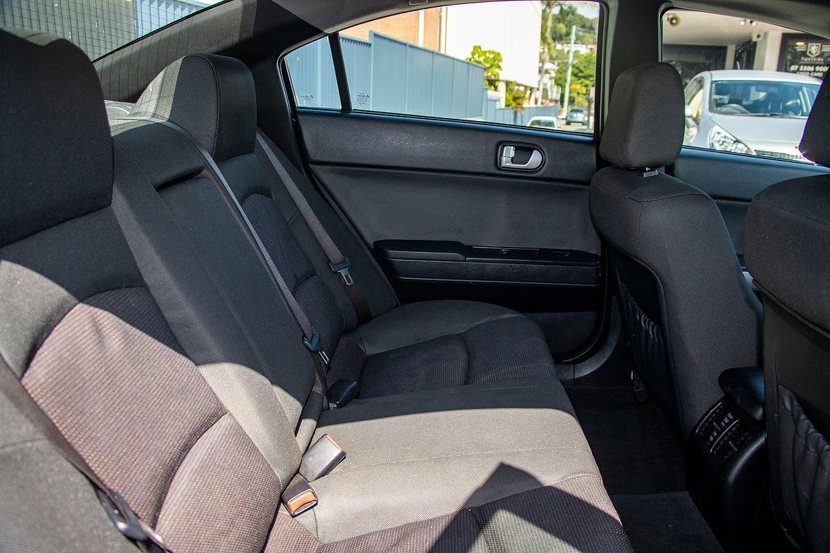 2007 Mitsubishi 380 VR-X DB Series 2