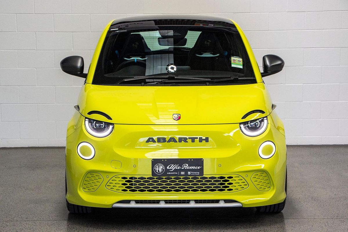 2023 Abarth 500e Scorpionissima
