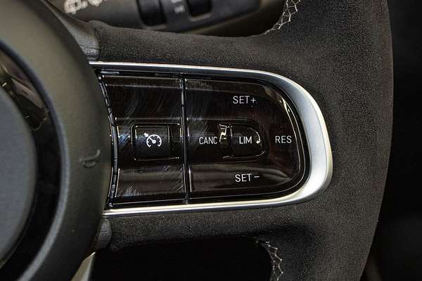 2023 Abarth 500e Scorpionissima