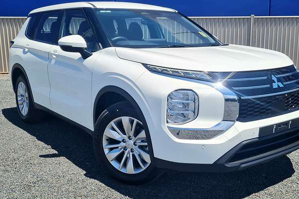 2025 Mitsubishi Outlander ES ZM