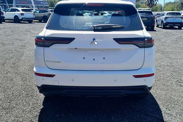 2025 Mitsubishi Outlander ES ZM