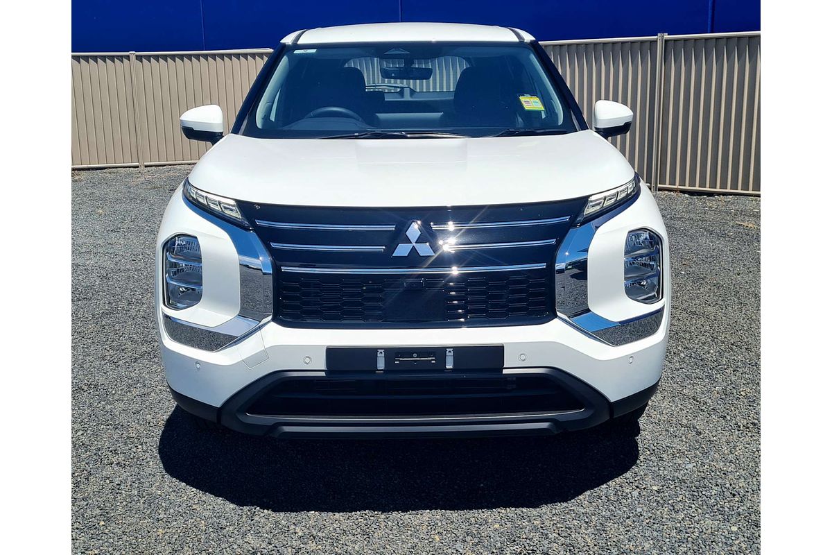 2025 Mitsubishi Outlander ES ZM