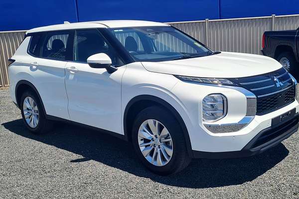 2025 Mitsubishi Outlander ES ZM