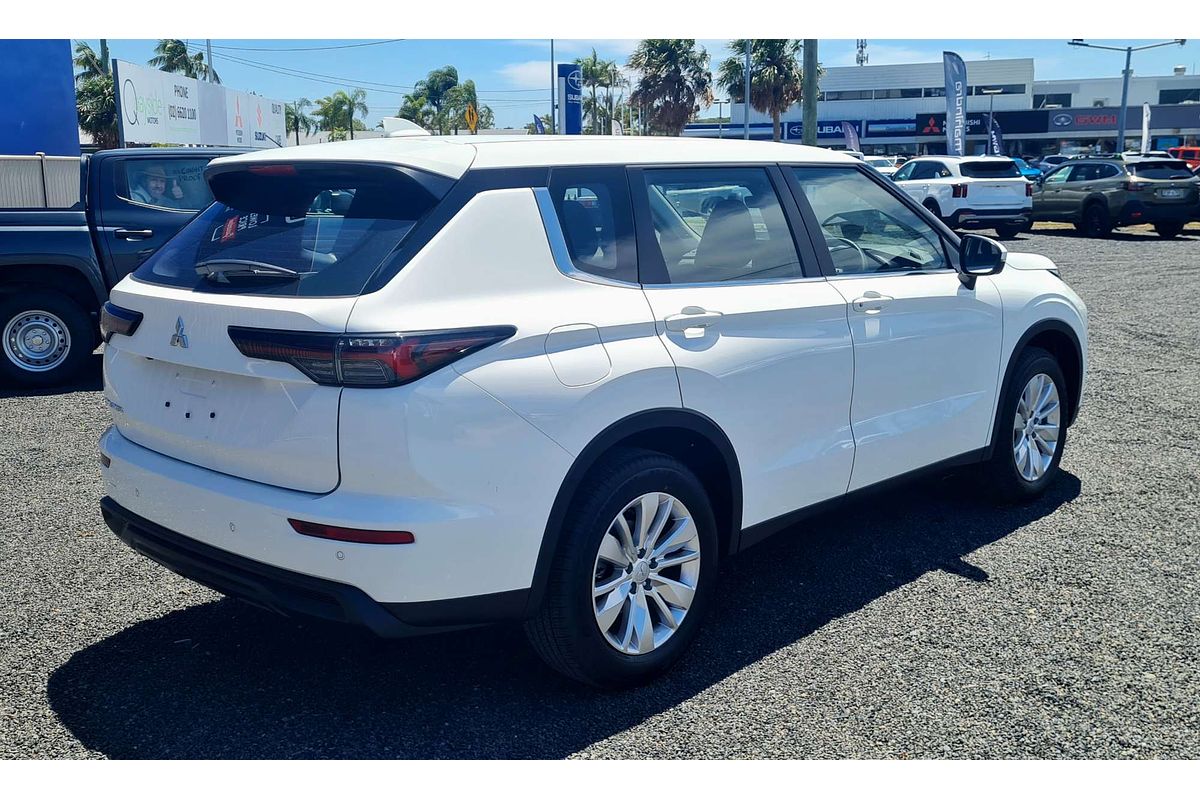 2025 Mitsubishi Outlander ES ZM