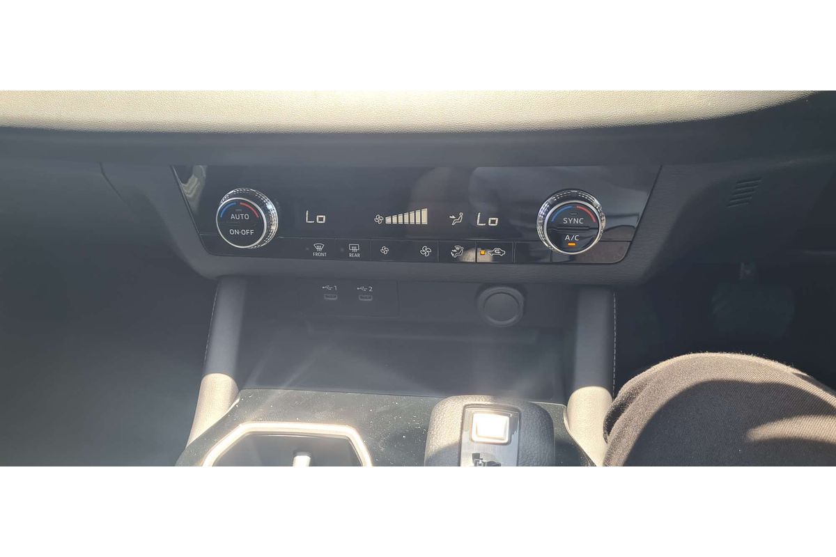 2025 Mitsubishi Outlander ES ZM