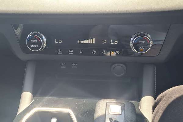 2025 Mitsubishi Outlander ES ZM